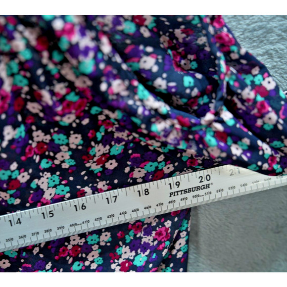 Cold Shoulder Floral Blouse Women's M Purple Pink Print Lace Hem 3/4 Sleeve - Picture 4 of 4